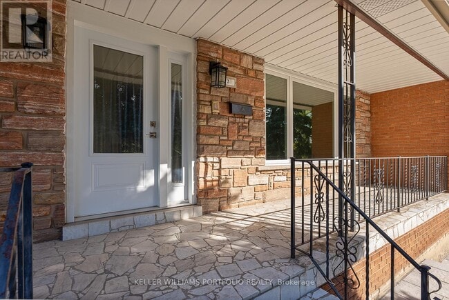 Building Photo - 32 Gatesview Ave