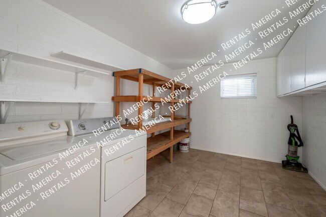 Foto del edificio - 626 N 62nd St