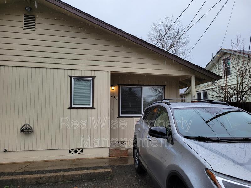 1410 SW G St, Grants Pass, OR 97526 Condo for Rent in Grants Pass, OR