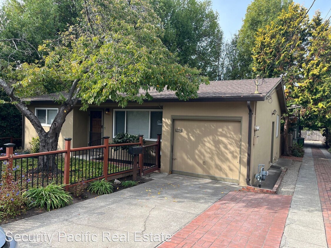 Primary Photo - 2 br, 1 bath House - 1294 Monterey Ave.