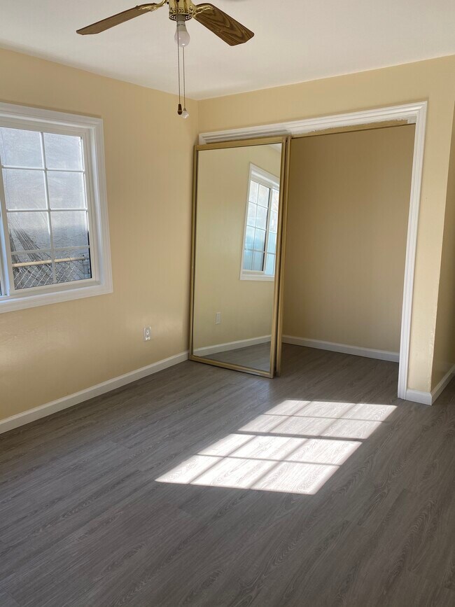 Bedroom - 531 N Hazard Ave
