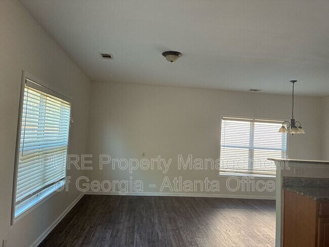 Foto del edificio - 1424 Saphire Dr