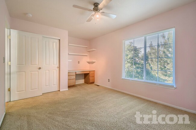 Foto del edificio - 17061 E 107th Ave