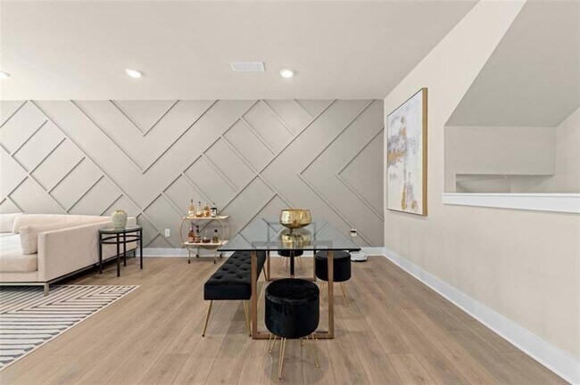 Building Photo - 2030 Main St NW