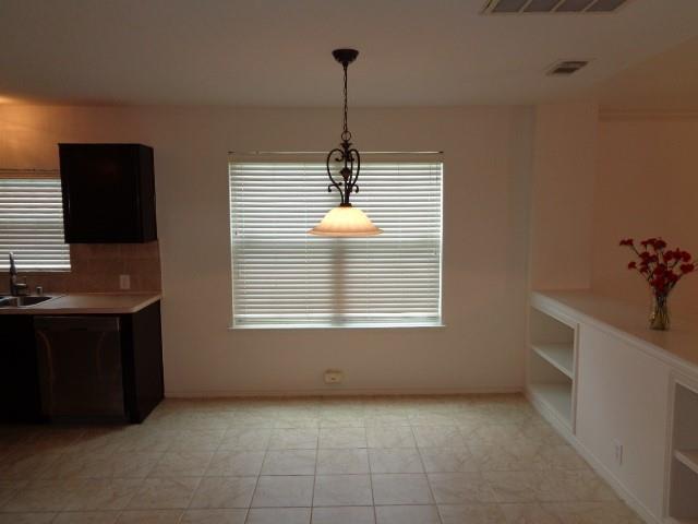Foto del edificio - 15010 Sugarhollow Dr