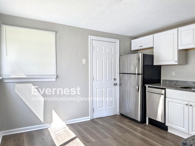 Building Photo - 3037 Blackridge Ave