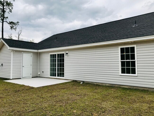 Foto del edificio - AVAILABLE NOW! - easy commute to the beaches via Hwy 9