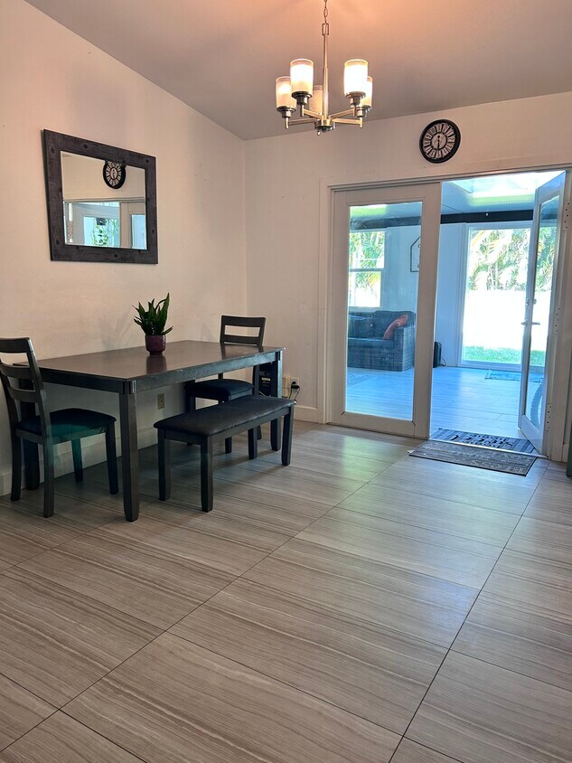 Foto principal - 1220 SW 127th Terrace