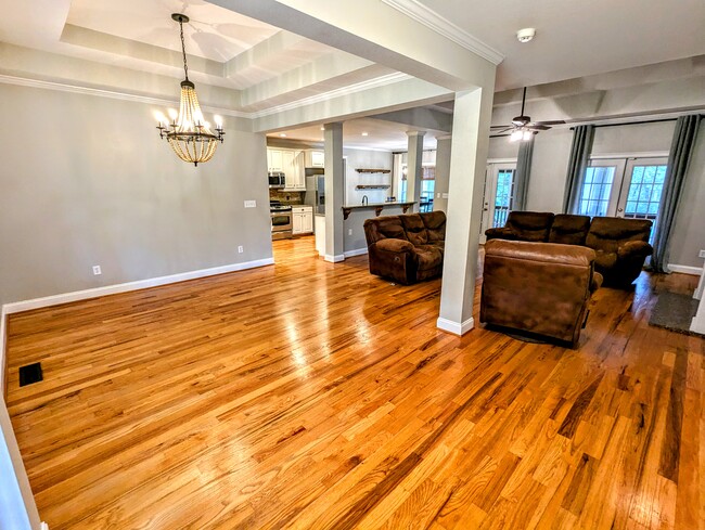 Building Photo - 291 Greystone Dr