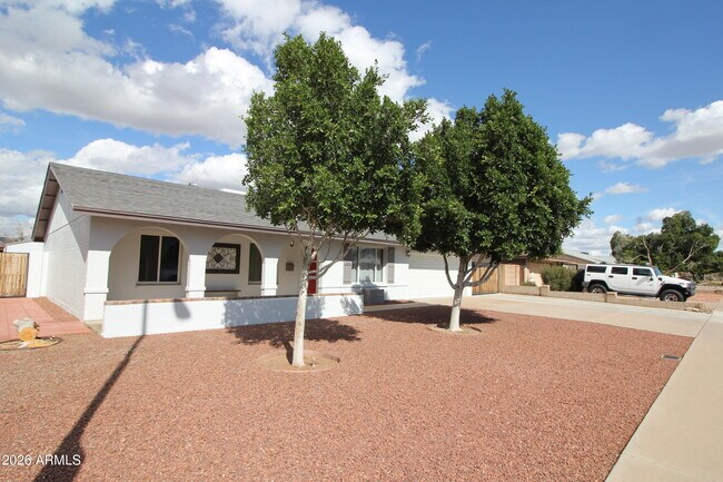 Foto del edificio - 1924 E Fremont Dr
