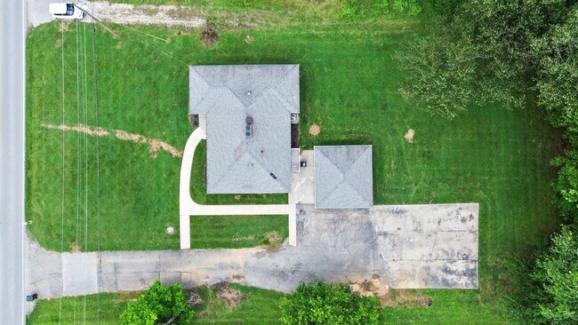 Building Photo - For Sale or Rent – Fully Renovated Stone R...