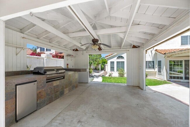 Building Photo - 12125 Avenida Sivrita
