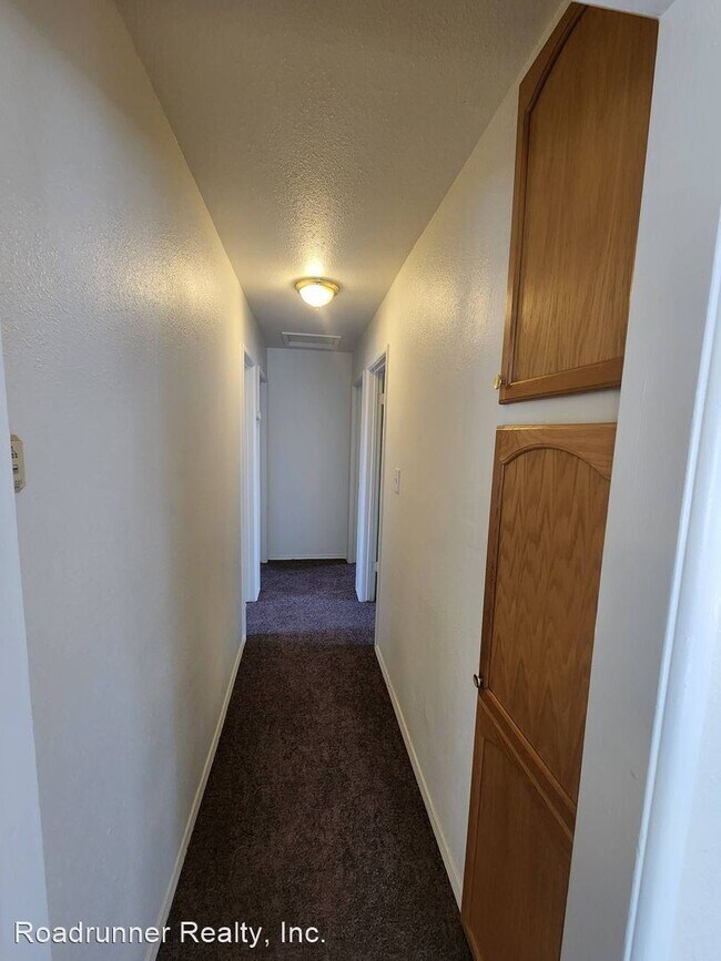 Building Photo - 3 br, 1 bath House - 68983 Old Dale
