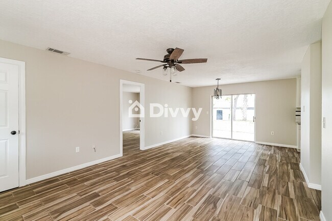 Foto del edificio - 10165 Gamewell Street