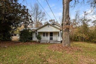 Building Photo - 3183 Peachtree St