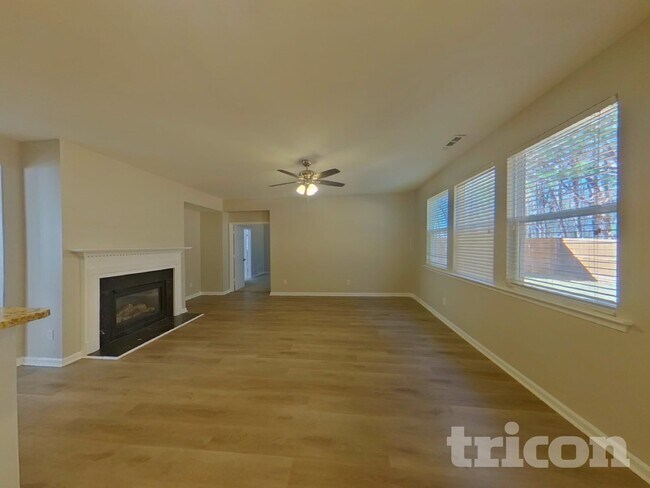 Foto del edificio - 42 Brookview Dr