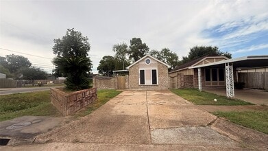 Building Photo - 5034 Reno Dr