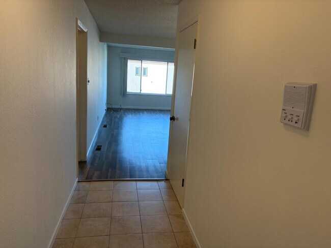 Foto del edificio - 2419 Greendale Dr