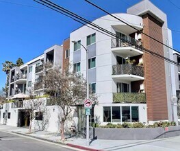Building Photo - 12147 Magnolia Blvd