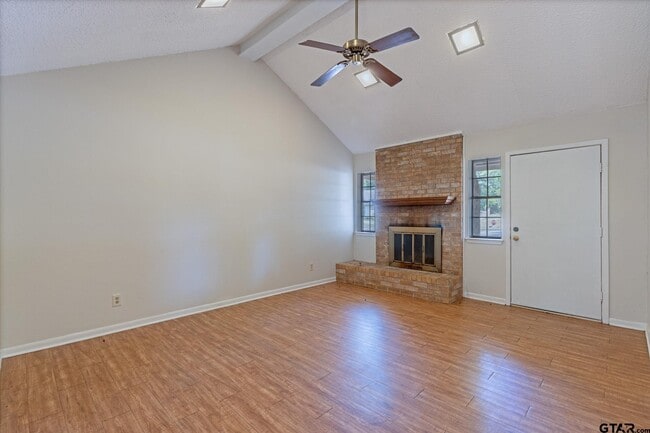 Building Photo - 1626 Terre Haute Dr
