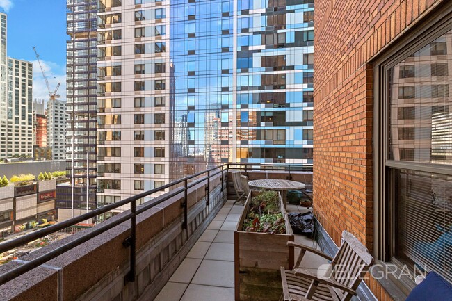 Building Photo - 2-Bedroom Condo in Downtown Brooklyn