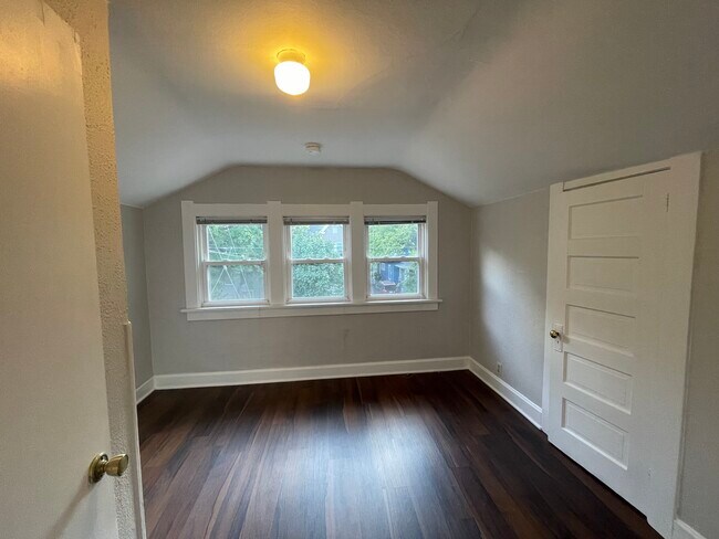 Dormitorio n.º 1 - 117 N 5th St