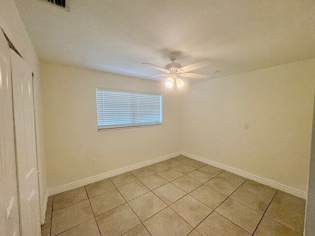 Foto del edificio - Ventura Blvd FTL 2633-2635