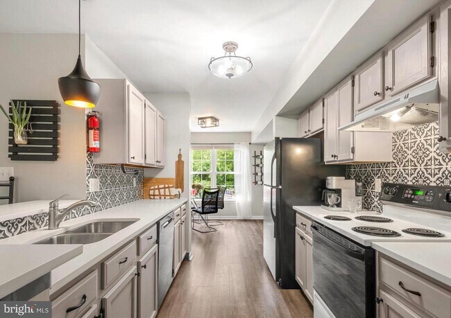 Foto del edificio - 327 Mt Pleasant St