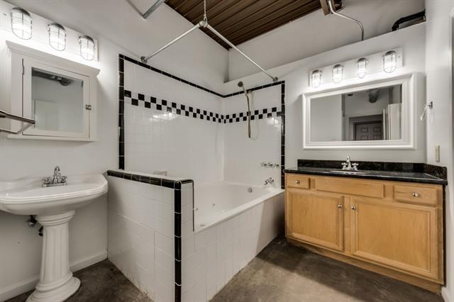 Foto del edificio - 2700 Live Oak St