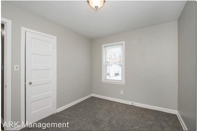 Building Photo - 3 br, 1.5 bath House - 1332 Dorsh