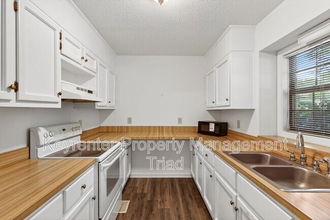Foto del edificio - 1223 Watermark Ct