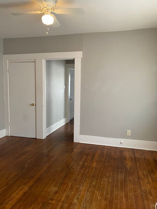 Photo - 215 Paschal St Apartment