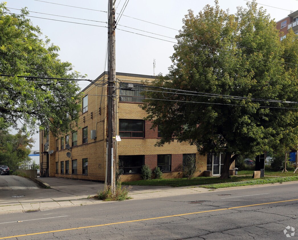 Photo du bâtiment - 295 Melvin Ave