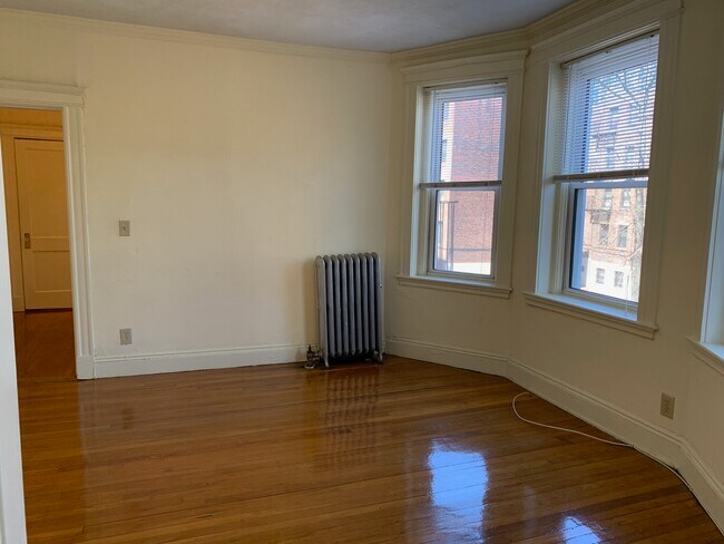 Building Photo - 111 Park Dr