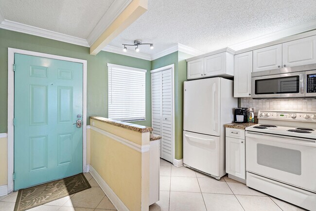 Foto del edificio - 353 US-1