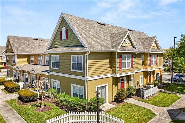 Building Photo - 2624 Lodi Cir