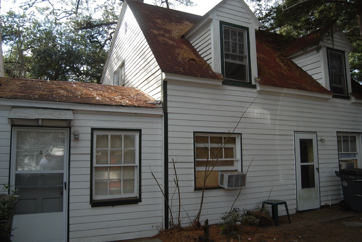 Primary Photo - 1131 Leesville St