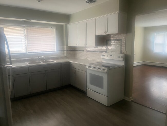 Foto del edificio - 8547 Niles Center Rd