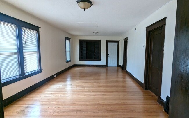 Foto del edificio - 1784 Hoyt St