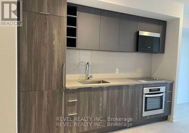 Building Photo - 2031 Kennedy Rd