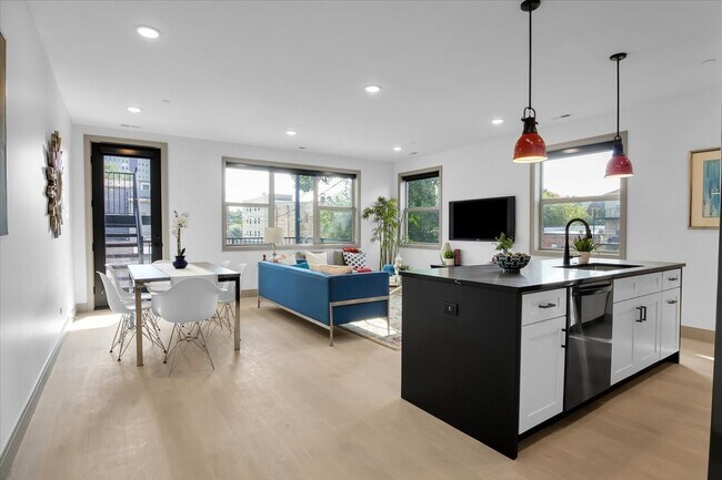 Building Photo - 4235 S Champlain Ave