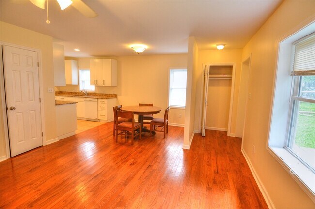 Foto del edificio - 114 Eugene St