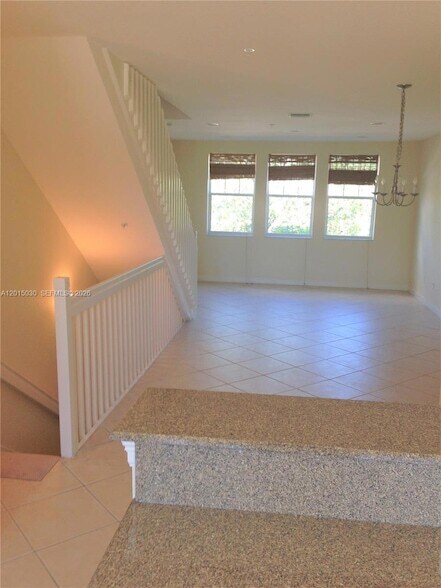 Building Photo - 690 Amador Ln