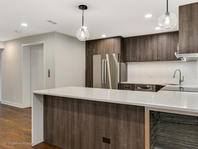 Foto del edificio - 1241 N Dearborn St