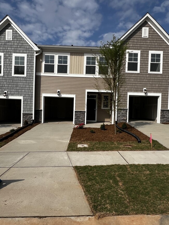 Photo - 5871 Woodlawn Dr Townhome