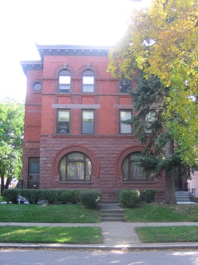Primary Photo - 580 Holly Ave
