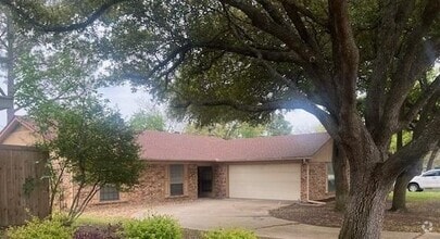 Building Photo - 3831 Helmsford Dr
