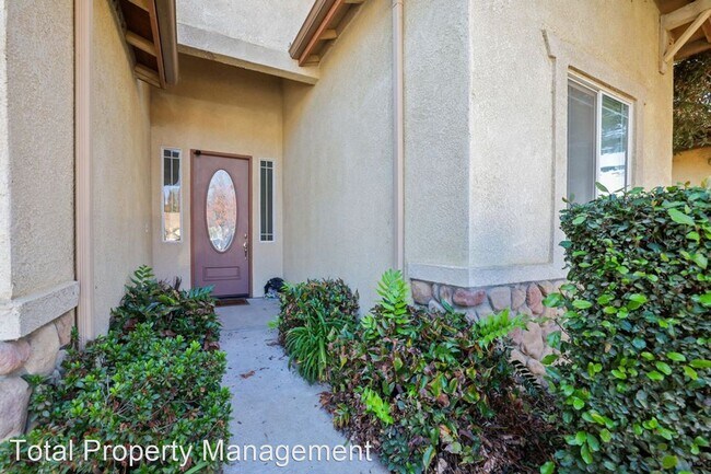 Building Photo - 4 br, 3 bath House - 4145 W. Elowin Ct.