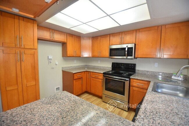 Building Photo - 416 Longridge Dr