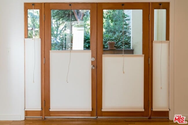 Foto del edificio - 1223 N Crescent Heights Blvd